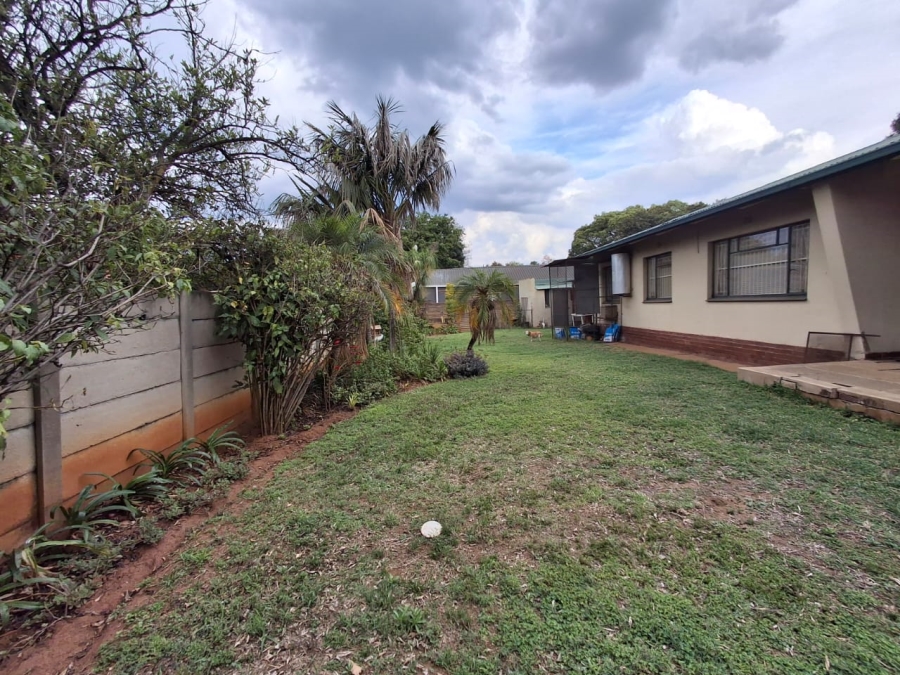 3 Bedroom Property for Sale in Tileba Gauteng
