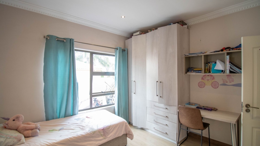 4 Bedroom Property for Sale in Blue Hills Gauteng
