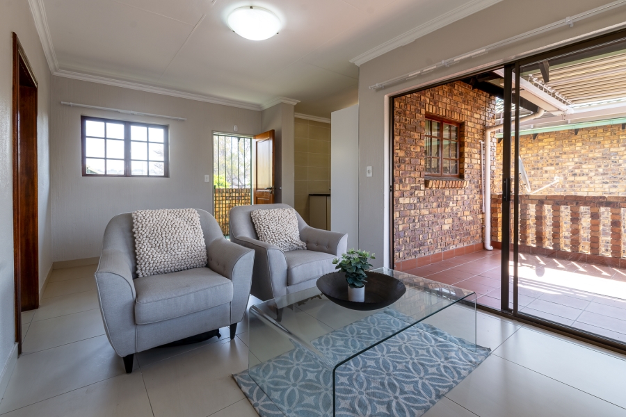 1 Bedroom Property for Sale in Die Wilgers Gauteng