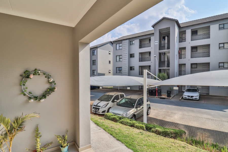 2 Bedroom Property for Sale in Erand Gardens Gauteng