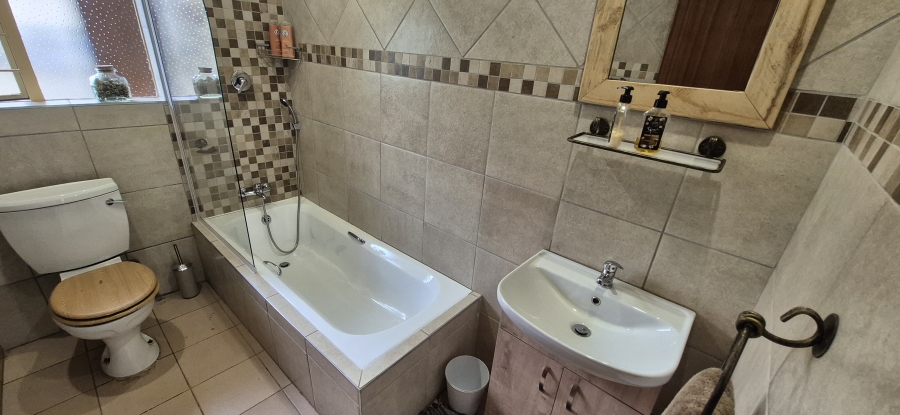 4 Bedroom Property for Sale in Doringkloof Gauteng