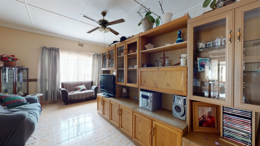 5 Bedroom Property for Sale in Primrose Gauteng