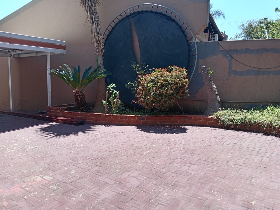 To Let 3 Bedroom Property for Rent in Suideroord Gauteng
