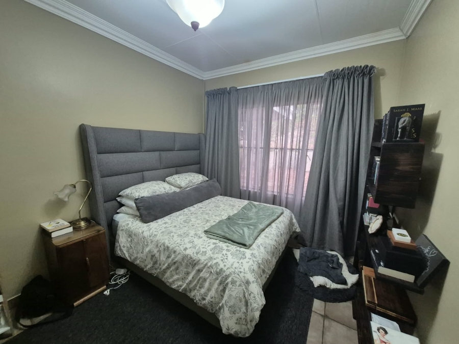 3 Bedroom Property for Sale in Faerie Glen Gauteng