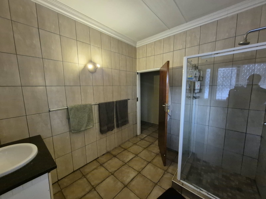 3 Bedroom Property for Sale in Faerie Glen Gauteng