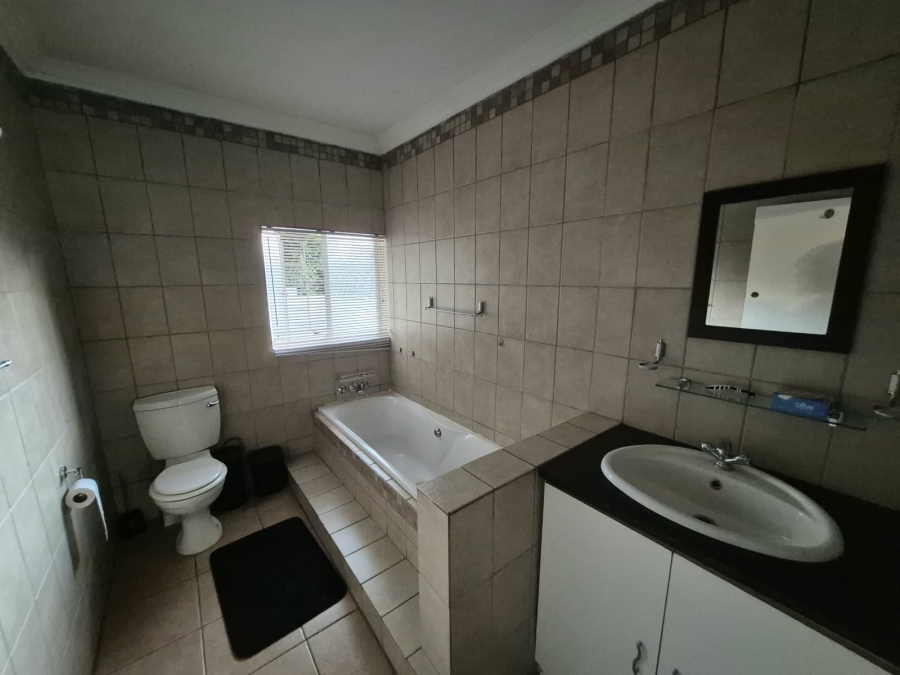 3 Bedroom Property for Sale in Faerie Glen Gauteng