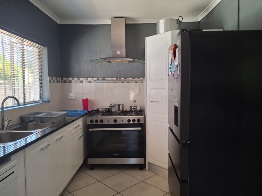3 Bedroom Property for Sale in Ravenswood Gauteng