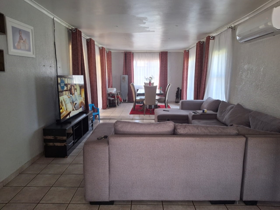 3 Bedroom Property for Sale in Ravenswood Gauteng
