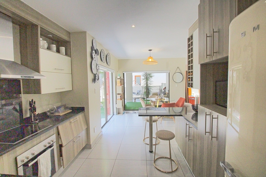 To Let 3 Bedroom Property for Rent in Fourways Gauteng