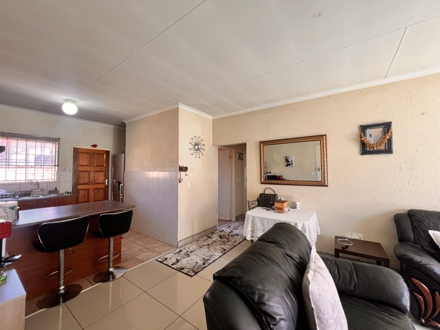 To Let 2 Bedroom Property for Rent in Kyalami Hills Gauteng