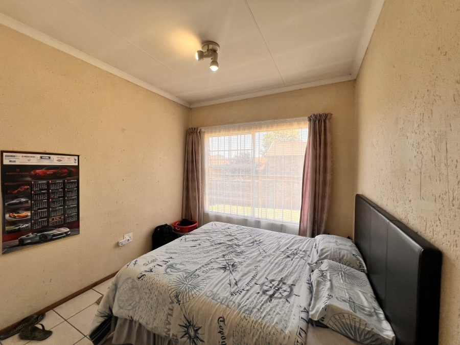 To Let 2 Bedroom Property for Rent in Kyalami Hills Gauteng