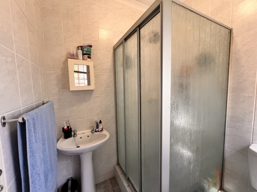To Let 2 Bedroom Property for Rent in Kyalami Hills Gauteng