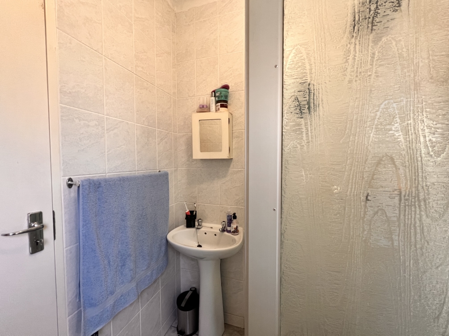 To Let 2 Bedroom Property for Rent in Kyalami Hills Gauteng