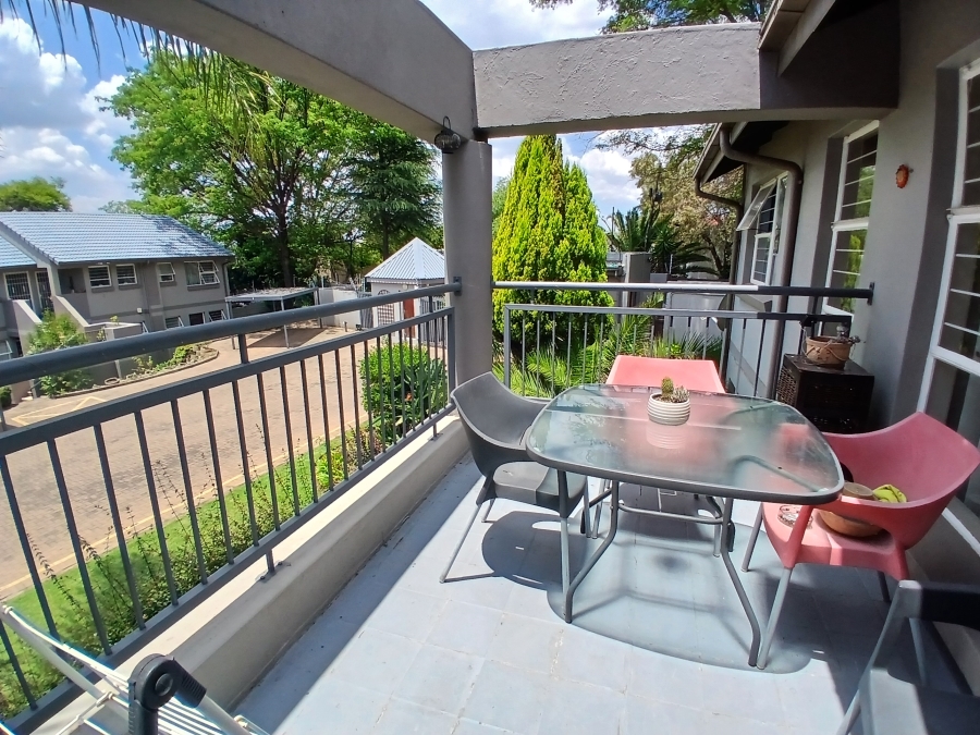 2 Bedroom Property for Sale in Constantia Kloof Gauteng