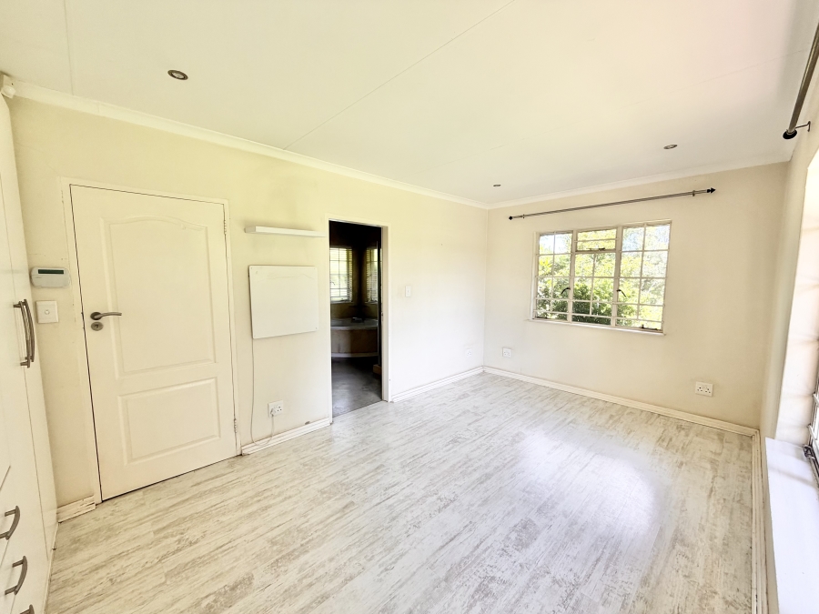 5 Bedroom Property for Sale in Glen Austin Gauteng