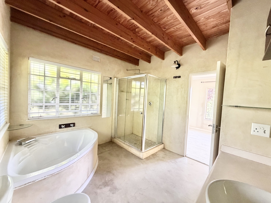 5 Bedroom Property for Sale in Glen Austin Gauteng