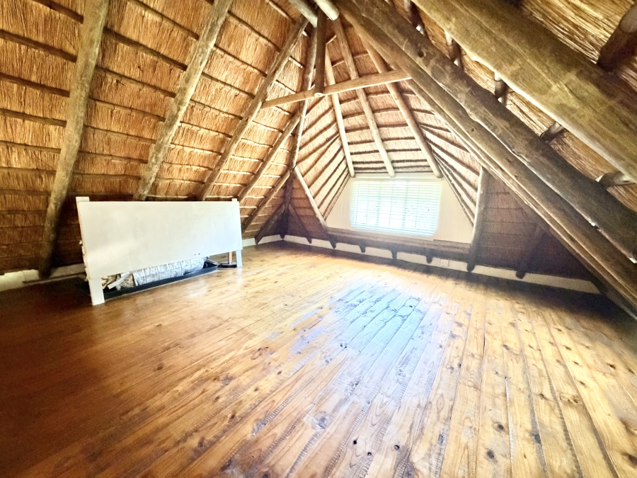 5 Bedroom Property for Sale in Glen Austin Gauteng