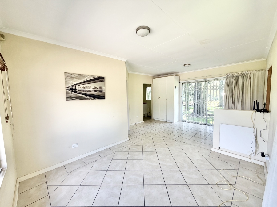 5 Bedroom Property for Sale in Glen Austin Gauteng