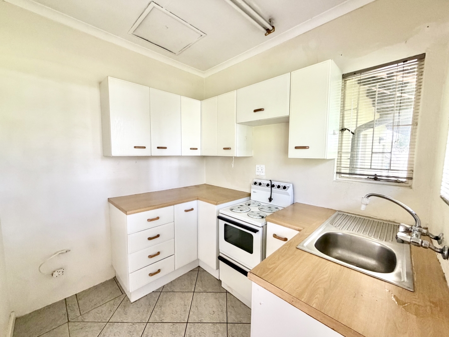 5 Bedroom Property for Sale in Glen Austin Gauteng