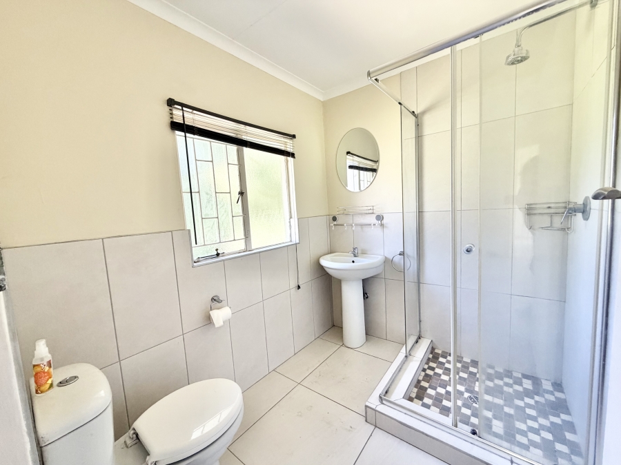 5 Bedroom Property for Sale in Glen Austin Gauteng