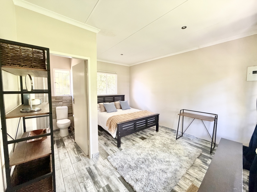 5 Bedroom Property for Sale in Glen Austin Gauteng