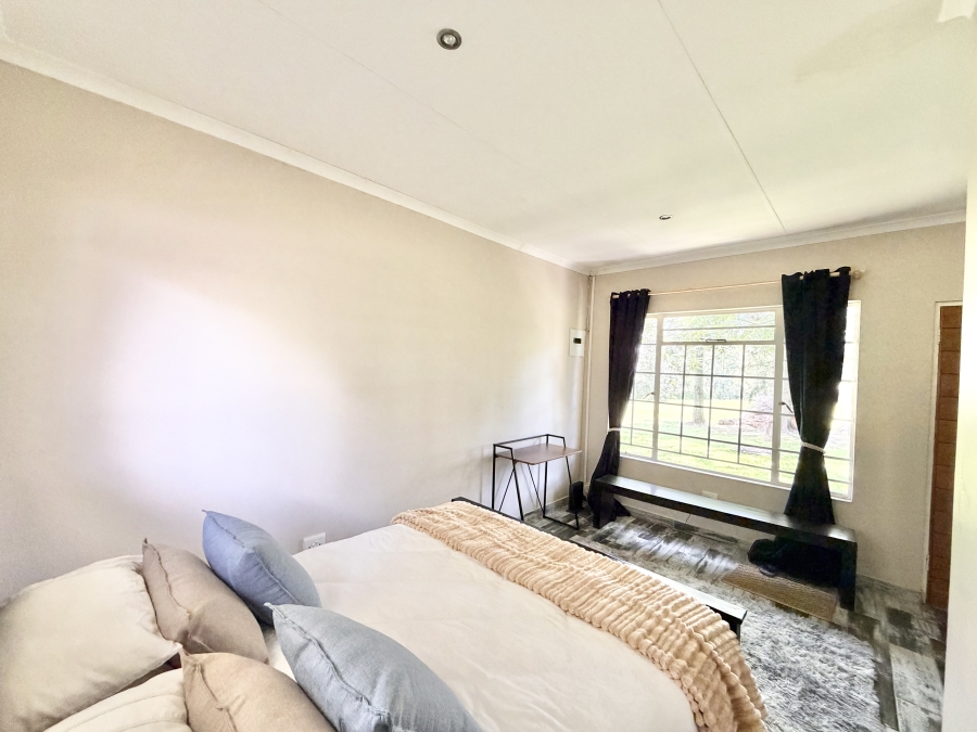 5 Bedroom Property for Sale in Glen Austin Gauteng