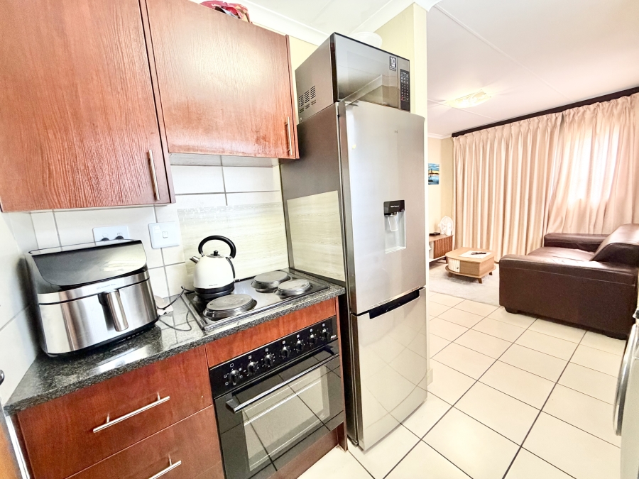 2 Bedroom Property for Sale in Kosmosdal Gauteng