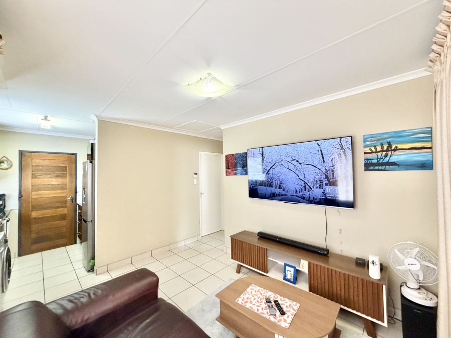 2 Bedroom Property for Sale in Kosmosdal Gauteng