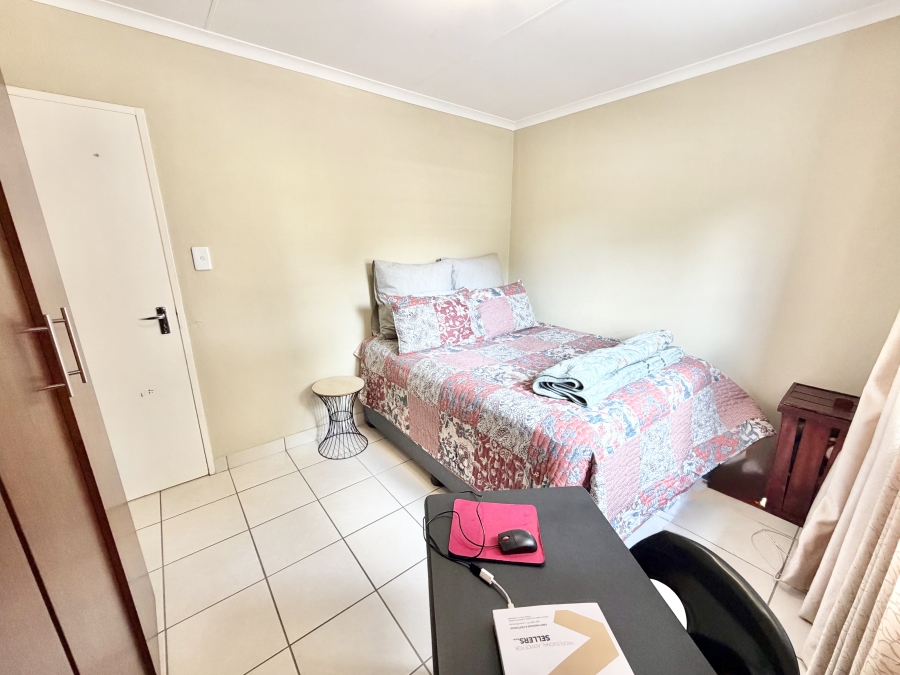 2 Bedroom Property for Sale in Kosmosdal Gauteng
