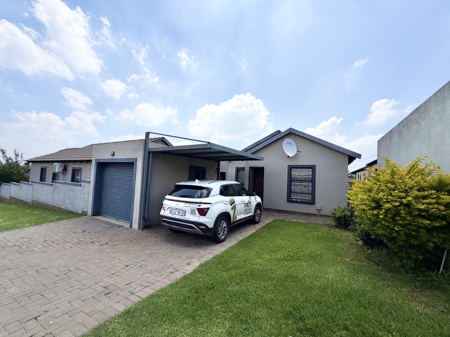 3 Bedroom Property for Sale in Kosmosdal Gauteng