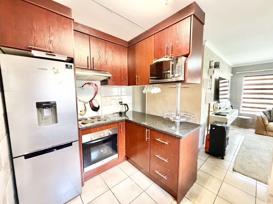 3 Bedroom Property for Sale in Kosmosdal Gauteng