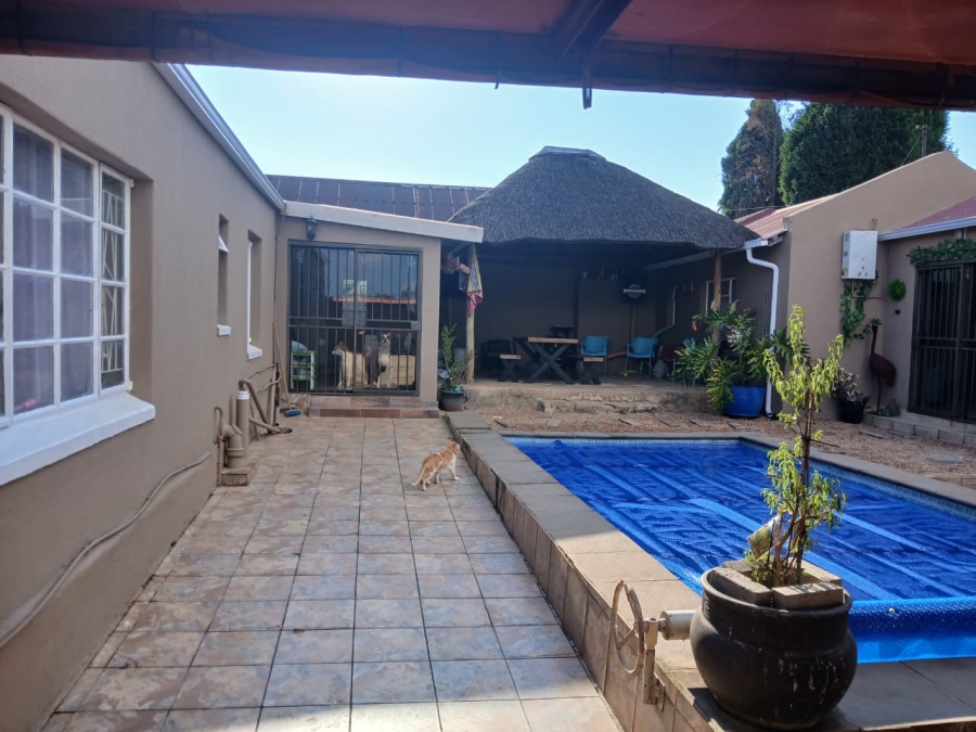4 Bedroom Property for Sale in Krugersdorp West Gauteng