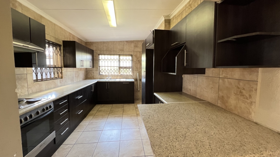 6 Bedroom Property for Sale in Krugersdorp West Gauteng