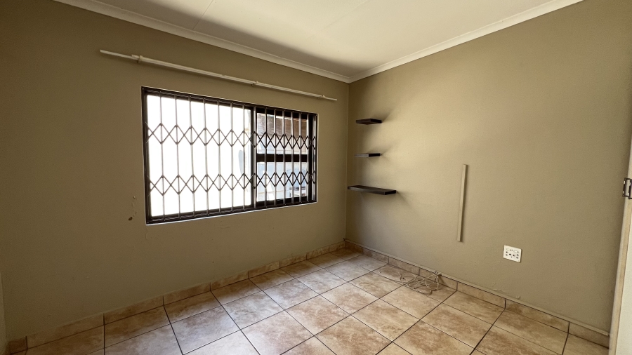 6 Bedroom Property for Sale in Krugersdorp West Gauteng