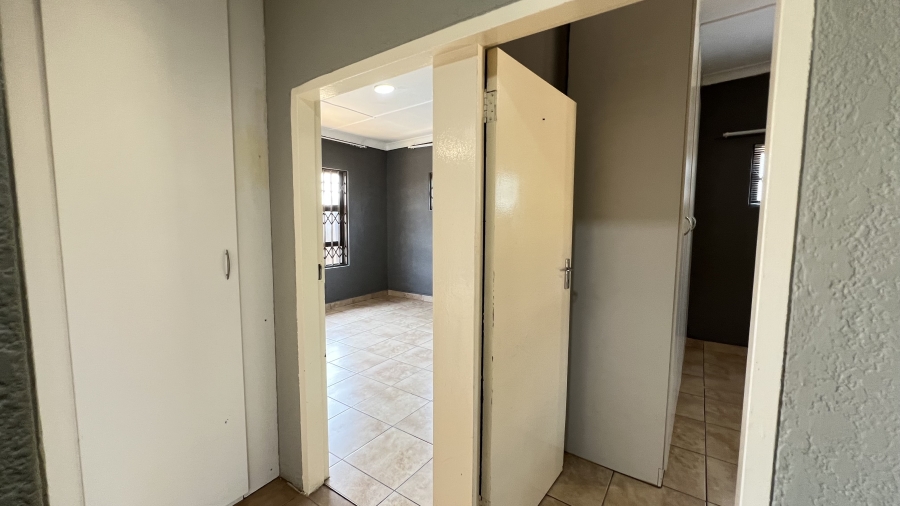 6 Bedroom Property for Sale in Krugersdorp West Gauteng