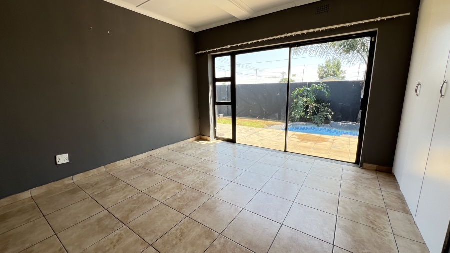 6 Bedroom Property for Sale in Krugersdorp West Gauteng
