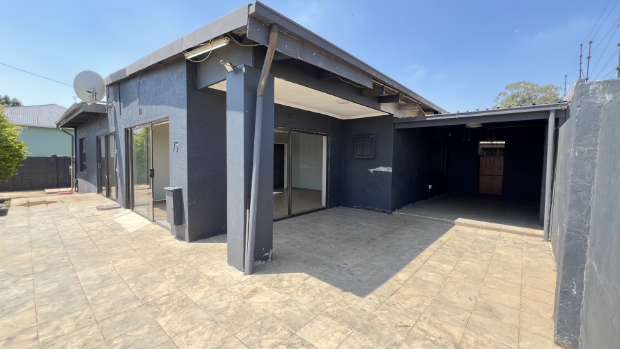 6 Bedroom Property for Sale in Krugersdorp West Gauteng