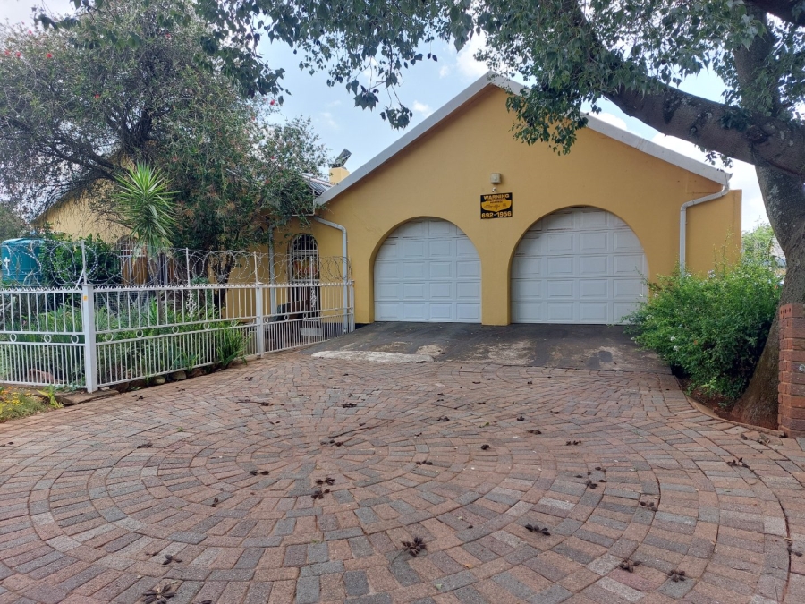 3 Bedroom Property for Sale in Helikonpark Gauteng