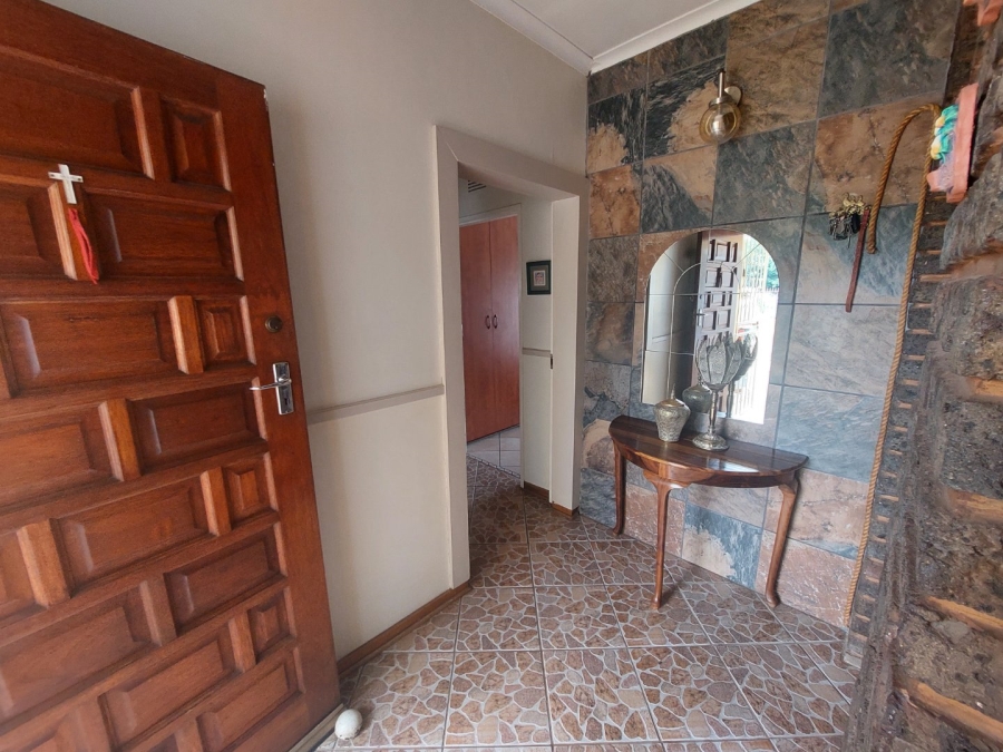 3 Bedroom Property for Sale in Helikonpark Gauteng