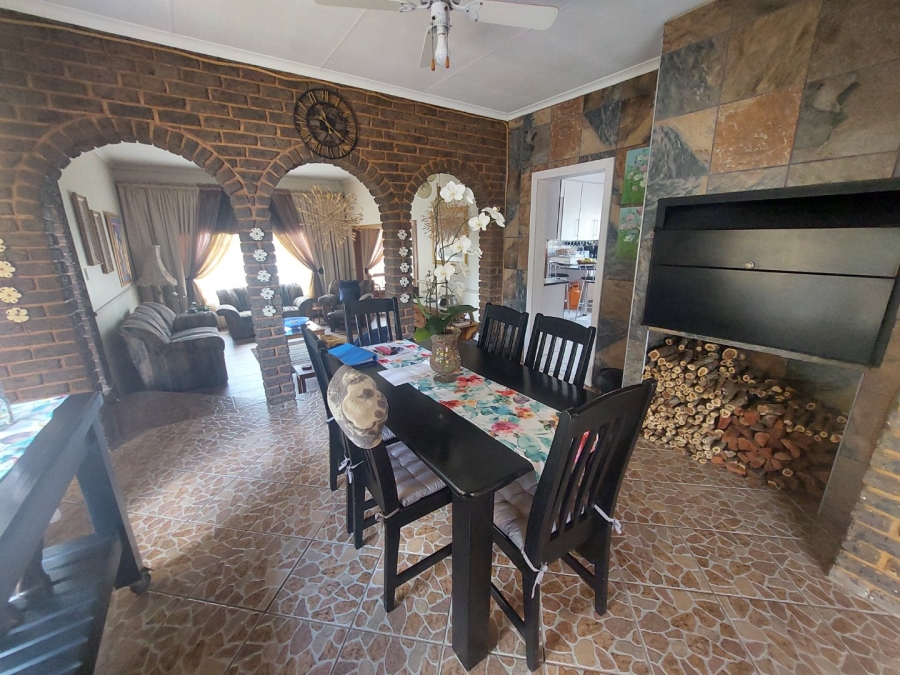 3 Bedroom Property for Sale in Helikonpark Gauteng