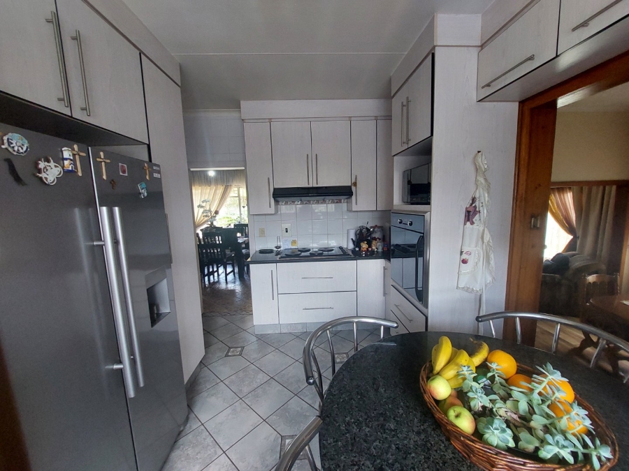 3 Bedroom Property for Sale in Helikonpark Gauteng