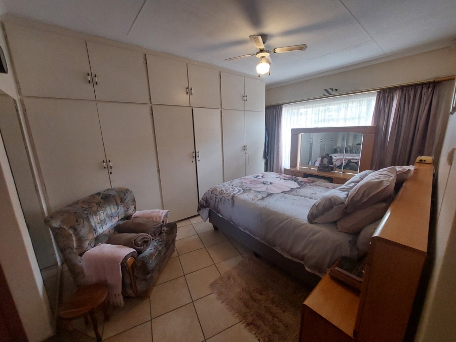 3 Bedroom Property for Sale in Helikonpark Gauteng