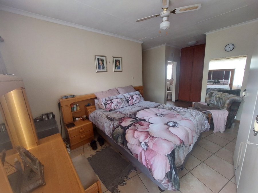 3 Bedroom Property for Sale in Helikonpark Gauteng
