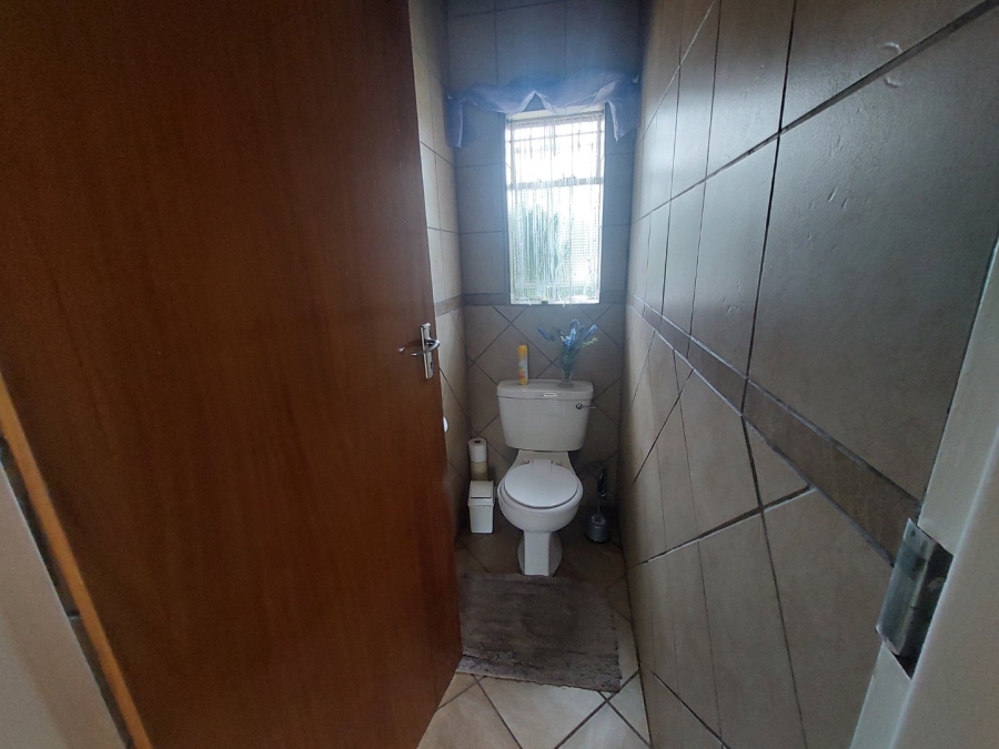 3 Bedroom Property for Sale in Helikonpark Gauteng