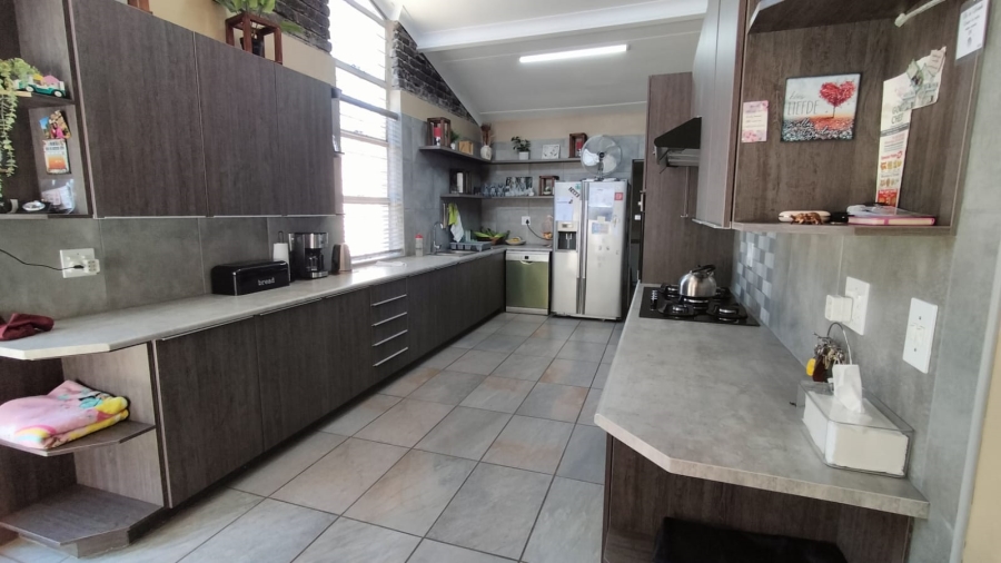 3 Bedroom Property for Sale in Greenhills Gauteng