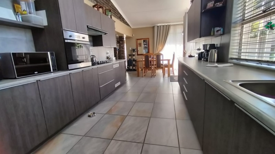 3 Bedroom Property for Sale in Greenhills Gauteng