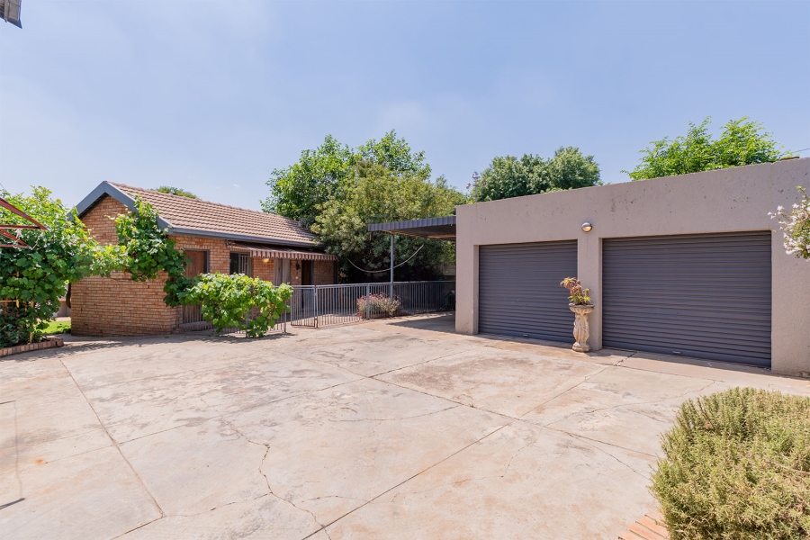 4 Bedroom Property for Sale in Allen Grove Gauteng