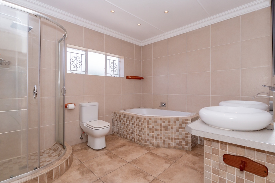 4 Bedroom Property for Sale in Allen Grove Gauteng