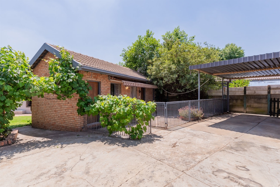 4 Bedroom Property for Sale in Allen Grove Gauteng