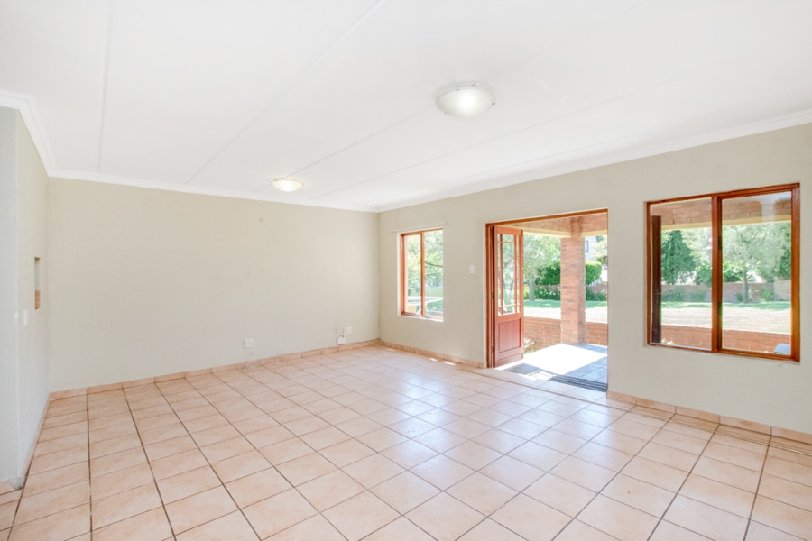 2 Bedroom Property for Sale in Willowbrook Gauteng